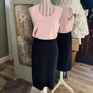 St. John, Set - Light Pink Knit Top (Small) and Black Knit Skirt (size 2) 💎 EUC